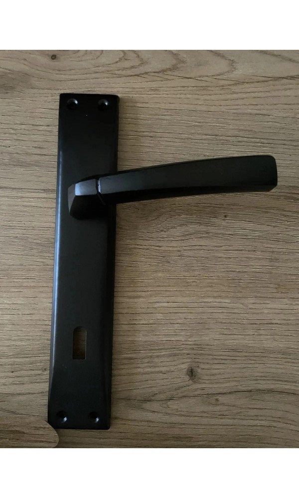 Bersa Yapı Badem Aynalı Oda Kapı Kolu ve Sesiz Gömme Kilit Mat siyah 1 Kapılık Takım Siyah Kapı Kilidi 40mm