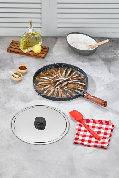 Kapaklı Döküm Granit Balık ve Börek Tavası 34 cm